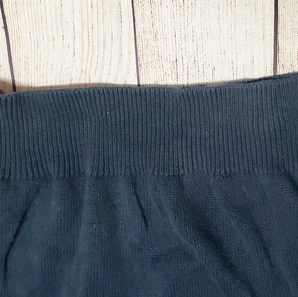 Sweater - Picture 5 of 7